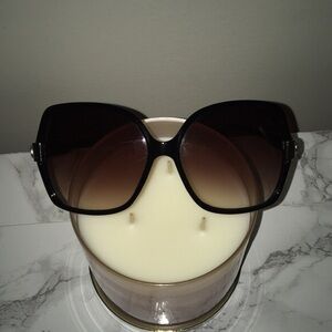 Elegant Women’s Black Sunglasses